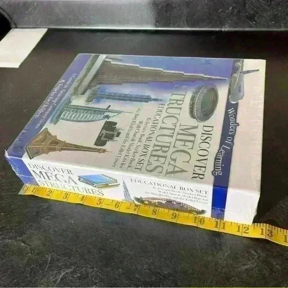 NEW WONDERS OF LEARNING Discover Mega Structures Education Set Model Kit Book